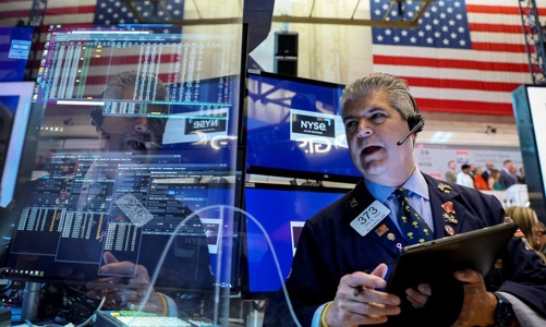 Phố Wall diễn biến trái chiều trước cuộc họp của Fed, giá dầu tăng nhẹ