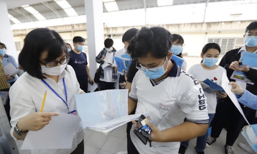 Hàng loạt trường đại học công bố mức điểm sàn xét tuyển