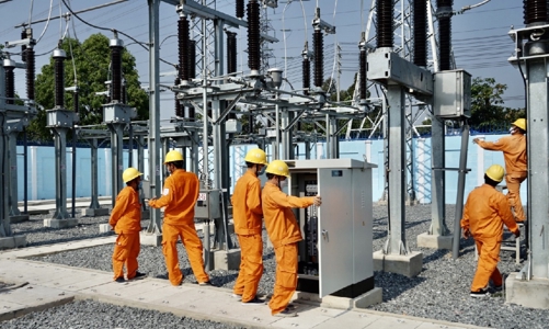 Cả nước đủ điện, miền Bắc vẫn có nguy cơ thiếu hụt công suất 