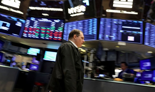 Phố Wall đồng loạt giảm điểm sau tháng tăng mạnh nhất từ năm 2020, giá dầu lao dốc