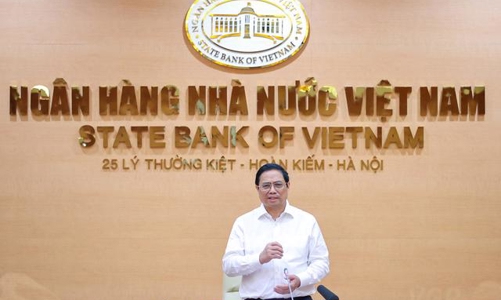 PM outlines six tasks for banking industry
