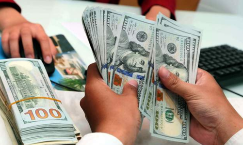 Vừa điều chỉnh room tín dụng, Ngân hàng Nhà nước tăng mạnh giá bán USD