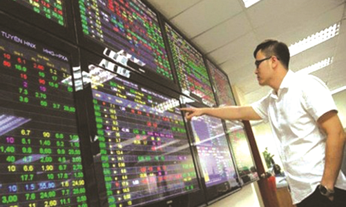 Cổ phiếu ngân hàng phản ứng tích cực với thông tin tăng vốn