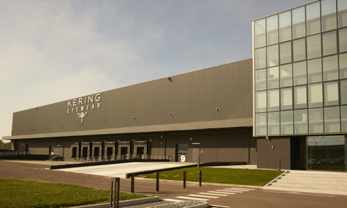 Doanh thu của Kering tăng trưởng nhờ Saint Laurent, không phải Gucci