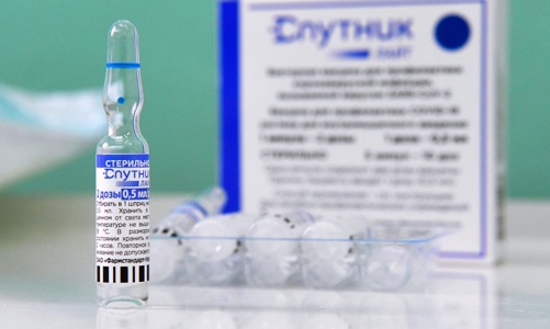 Vaccine Covid-19 dạng xịt của Nga hiệu quả đối với tất cả các biến thể