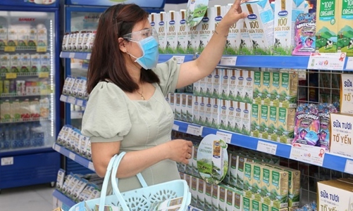 Tăng 18% về giá trị, thương hiệu Vinamilk dẫn đầu các bảng xếp hạng lớn ngành sữa