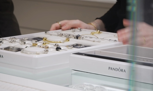 Những tranh cãi về kim cương nhân tạo của Pandora