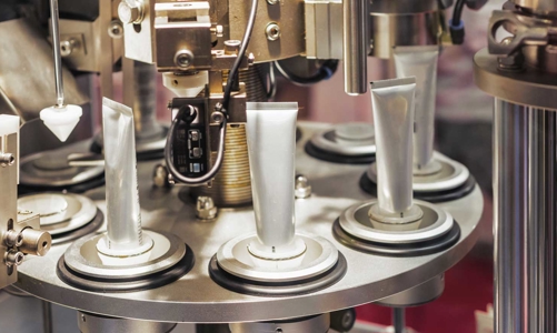 Cải cách sản phẩm làm đẹp trong cuộc khủng hoảng nguồn cung