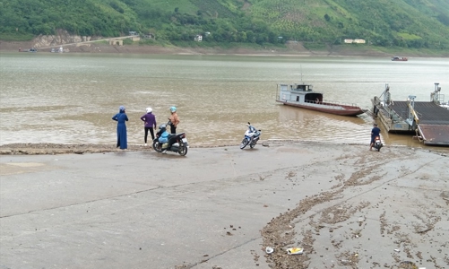 Sơn La mong mỏi xây cầu qua Sông Đà thay phà để sớm xoá nghèo, Bộ Giao thông vận tải nói gì?