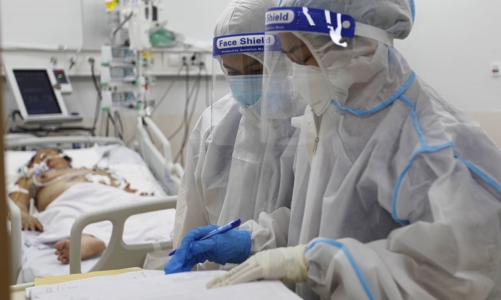 Chế độ tiền lương lạc hậu, khó giữ người tài trong khu vực công