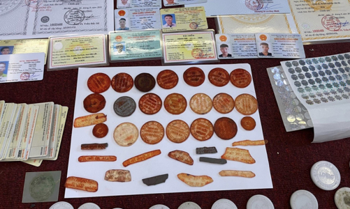 Triệt phá đường dây sản xuất, mua bán văn bằng, chứng chỉ giả với số lượng lớn