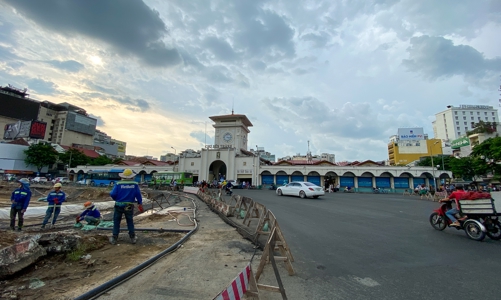 TP.HCM tháo dỡ rào chắn cuối cùng trước chợ Bến Thành của dự án metro số 1