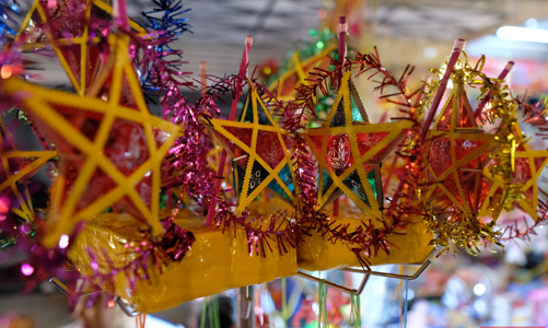 Phố Hàng Mã đón cả ngàn người dân đến vui Trung thu sớm