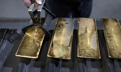 Giá vàng “mất phanh”, tuột khỏi mốc 1.700 USD/oz vì đồng USD đắt nhất 20 năm