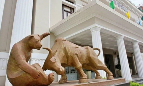 Tháng 8/2022, VN-Index tăng 6,15% và LPB và VND có mặt trong nhóm doanh nghiệp có vốn hoá hơn 1 tỷ USD