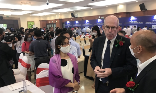 Hàng trăm cuộc kết nối giữa nhà sản xuất và nhà cung cấp công nghiệp hỗ trợ đang diễn ra tại TP.HCM