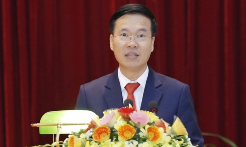 Bộ Chính trị khuyến khích cán bộ bị kỷ luật cảnh cáo, khiển trách tự nguyện xin từ chức