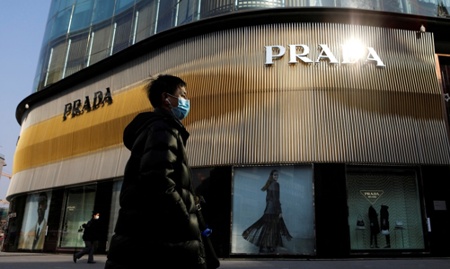 Prada điêu đứng vì các đại sứ thương hiệu từ Trung Quốc
