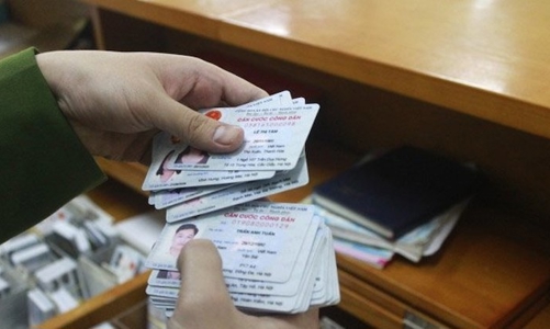 Hà Nội sử dụng căn cước công dân gắn chíp thay việc xuất trình sổ hộ khẩu