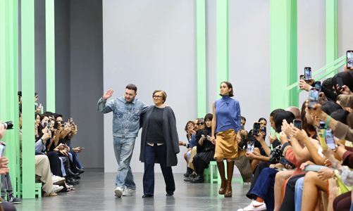 Fendi mở đầu Milan Fashion Week với BST chuyển giao thế kỷ