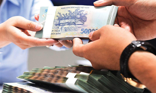 Nhân viên đổi ngoại tệ 