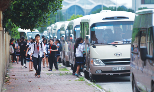 Hà Nội kiểm tra, xử lý xe hợp đồng trá hình, xe đưa đón học sinh vi phạm quy định