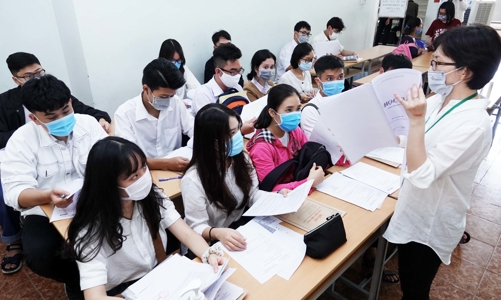 “Chạy đua” xét tuyển đại học bổ sung trong tháng 10