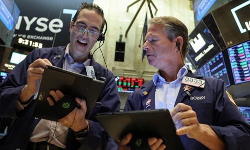 Dow Jones hoàn tất tháng tăng điểm mạnh nhất 46 năm