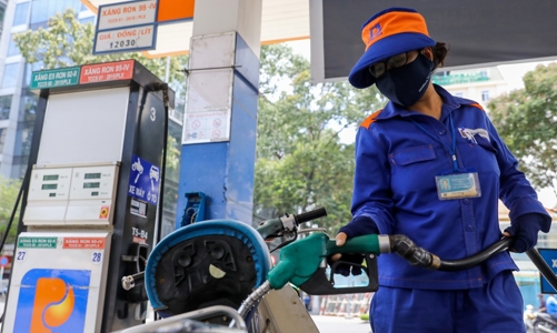 Lượng xăng dầu nhập khẩu tại TP.HCM giảm mạnh