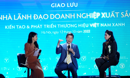 Ông Trương Gia Bình, bà Lê Hồng Thủy Tiên tham dự talkshow đặc biệt do VnEconomy tổ chức