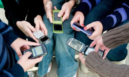 Cả nước vẫn còn hơn 26 triệu thuê bao dùng điện thoại “cục gạch”