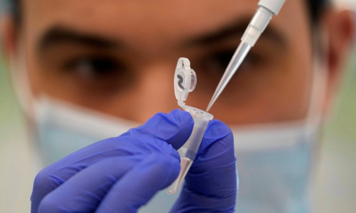 Các quốc gia “đua nhau” cảnh báo về biến chủng mới của Omicron