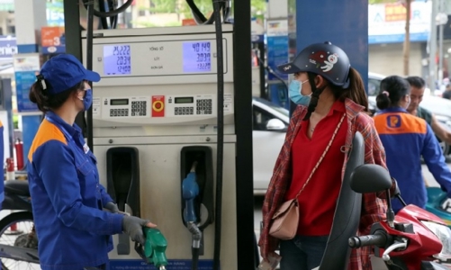 Giá xăng dầu tăng lần thứ 4 liên tiếp