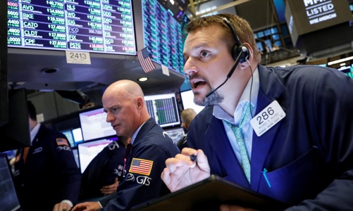 Dow Jones bất ngờ tăng 500 điểm, giá dầu cũng nhảy mạnh