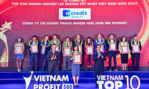 Mcredit vinh dự nhận danh hiệu Top 200 doanh nghiệp lợi nhuận tốt nhất Việt Nam 2022