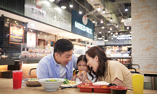 Nhà hàng ẩm thực ra sức chèo kéo thực khách