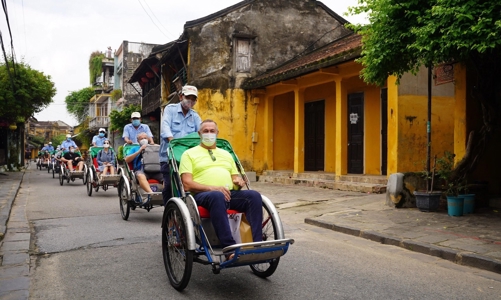 10 tháng đầu năm, lượng du khách quốc tế đến Việt Nam vẫn kém xa thời điểm trước Covid