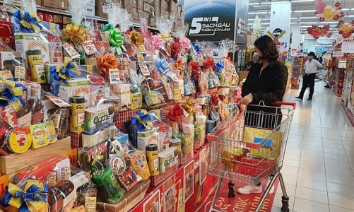 Hàng Tết năm 2023: Kiềm chế tăng giá từ các chương trình khuyến mại
