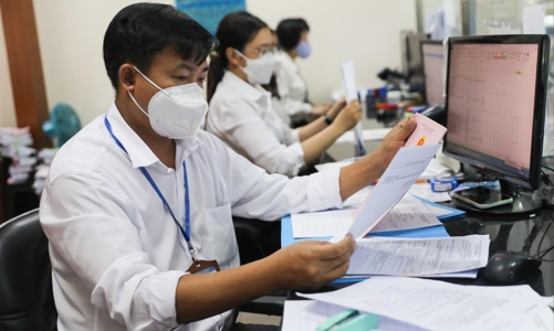 Tinh giản biên chế: Giảm số người hưởng lương từ ngân sách còn chậm