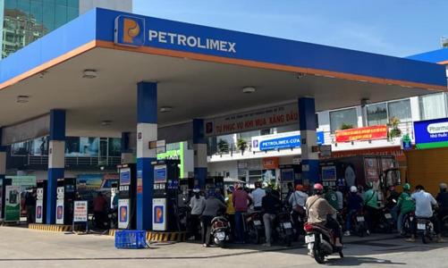 TP.HCM: Vẫn còn 10% cây xăng ngưng bán