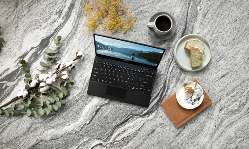 Notebook Fujitsu UH-X 2022: Trợ lý thông minh cho doanh nhân 4.0