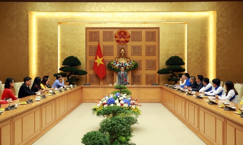 Càng những nơi khó khăn, càng phải đầu tư cho giáo dục