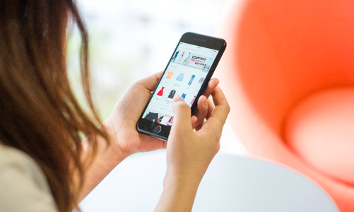 Người Việt đặt hàng online thường xuyên nhất khu vực Đông Nam Á