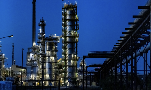 Châu Âu vẫn tranh cãi nảy lửa về trần giá dầu Nga