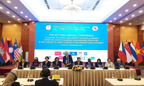 Giới kinh tế học ASEAN bàn cách vực dậy tăng trưởng giữa lúc thế giới đầy bất ổn