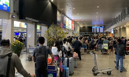 Hạn chế tối đa chậm chuyến, xử nghiêm hành vi chèo kéo taxi tại sân bay cao điểm Tết