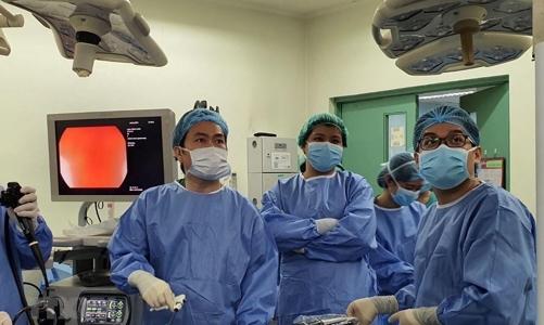 Bác sĩ nước ngoài hành nghề tại Việt Nam phải thi chứng chỉ, thạo tiếng Việt