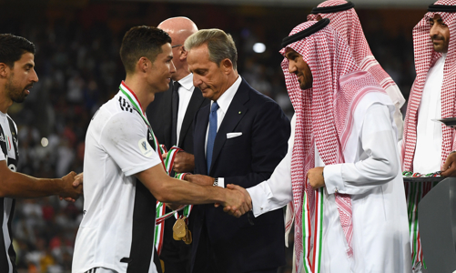 Sang châu Á, Ronaldo lại lập kỷ lục về mức thu nhập 