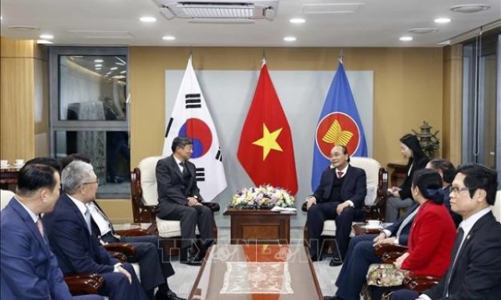 Chủ tịch nước Nguyễn Xuân Phúc gặp cộng đồng người Việt tại Hàn Quốc và tiếp các tổ chức hữu nghị Hàn - Việt