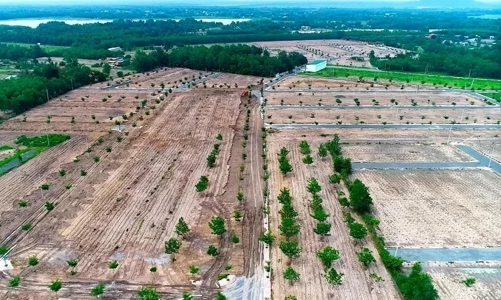 Nhà đầu tư mất tiền vào dự án khu biệt thự “ma”